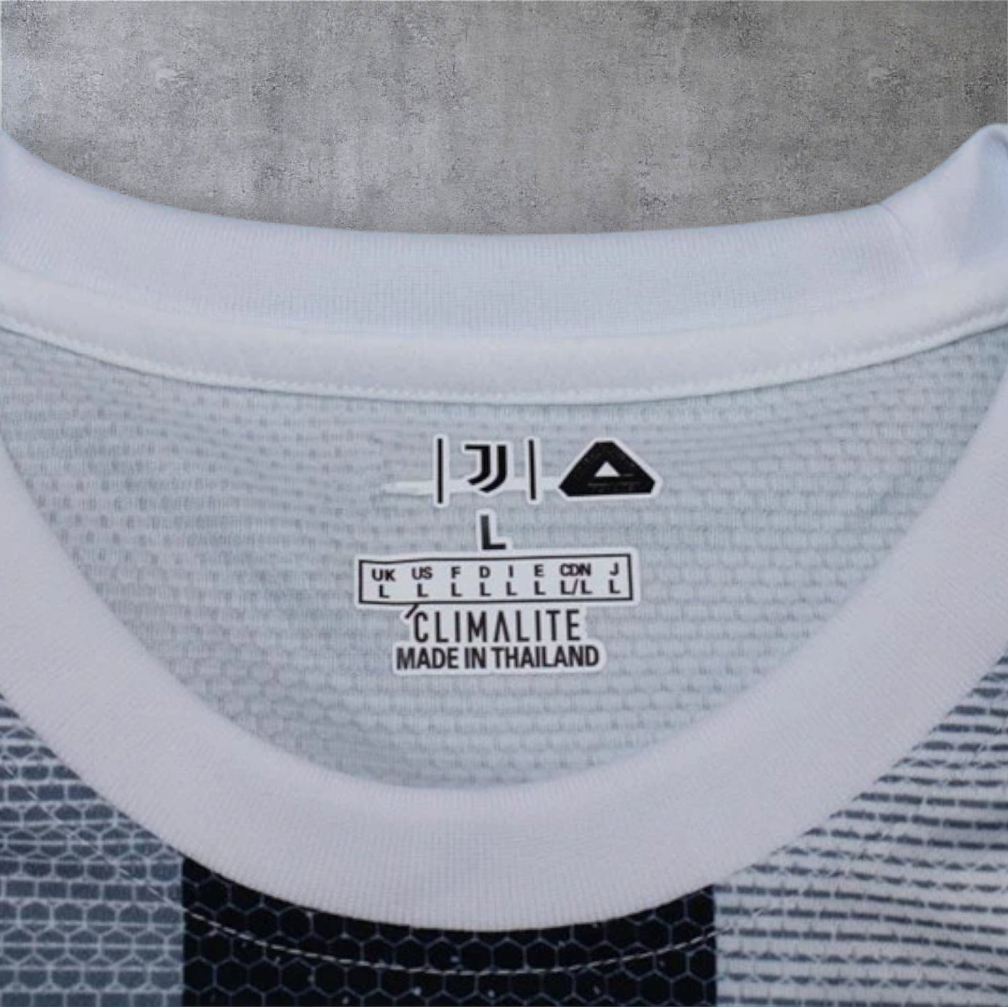 19-20 Juventus F.C. X PALACE Home version